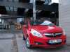 Opel Corsa 1.2 16V, benzín, r. v. 2008, červená barva, automatická převodovka. Najeto jen 22.650km! Výkon 59kW, spotřeba 5,8 l/100km. Ve výbavě nechybí mj. klimatizace, el. okna a zrcátka, autorádio (vč. CD a MP3), čelní a boční airbagy atd. STK do 6/2012. Vůz byl pravidelně servisován v autorizovaném servisu Opel a je ve velmi dobrém technickém stavu. V případě zájmu je možné zaslat více fotografií či domluvit prohlídku vozu.