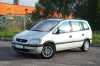 Prodám Opel Zafira 1,6 CLASSIC sport V provozu od:10/2000 Stav tachometru:118 000 km Palivo:Benzín Objem motoru:1 598 ccm Spotřeba:10.3/6.5/7.9l Výkon:74 kW (101 PS) Dveří / sedadel:7 STK:10.2014 Barva:světle šedá metalíza. Karoserie:MPV Výbava vozidla: ABS, Alu kola, AirBag 4x, Převodovka manuální, Imobilizér, Centrální zam. klíčem, Klimatizace manuální, Servo, Dělená zadní sedadla, 4x elektrická okna, Elektrická zrcátka, Nastavitelný volant, Přední mlhovky, Venkovní teploměr, Výškově nastav. sedadlo řidiče, tažné zařízení do 1100kg, hagusy, parkovací senzory, UV tónovaná skla, orig. autorádio s MC + ovládání na volantu, křídlo na 5.dveřích, volant v kůži. Stav vozidla: servisní knížka, dovoz I, nebouraná, bez koroze a škrábanců, 7 míst, pneu:pěkné letní 195/65/15, velmi dobrý stav.