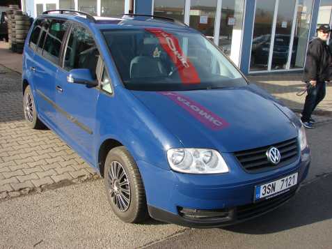 VW Touran 1,6 i (r.v.-2003)