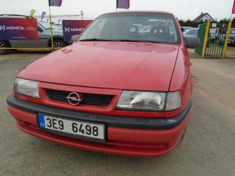 Opel Vectra sedan 85kW benzin 1995