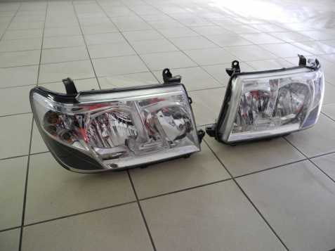 Přední světla Toyota LadnCruiser 10
