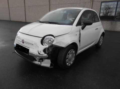 Fiat 500 poškozený