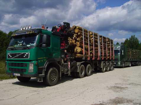odvozní souprava na dřevo