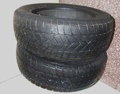 Dvě zimní pneumatiky 195 - 60 R16C.