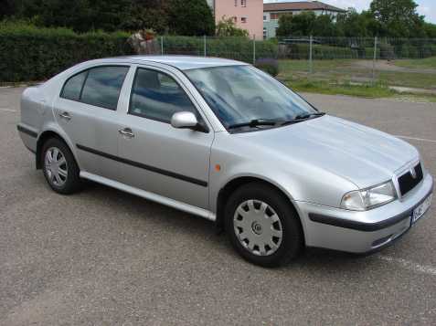 Škoda Octavia 1.6i (74 KW)