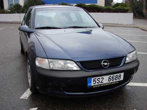 Opel Vectra 1.6i r.v.1998 (PĚKNÝ ST