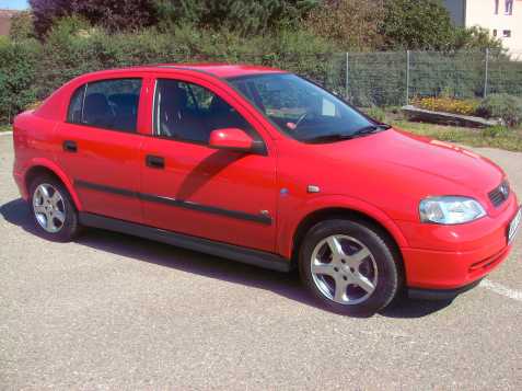  Opel Astra 1.4i r.v.2009 1.Maj.ser